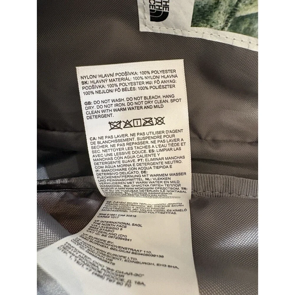 The North Face Berkeley Field Bag Black Shoulder Bag Zip Closure Outdoor